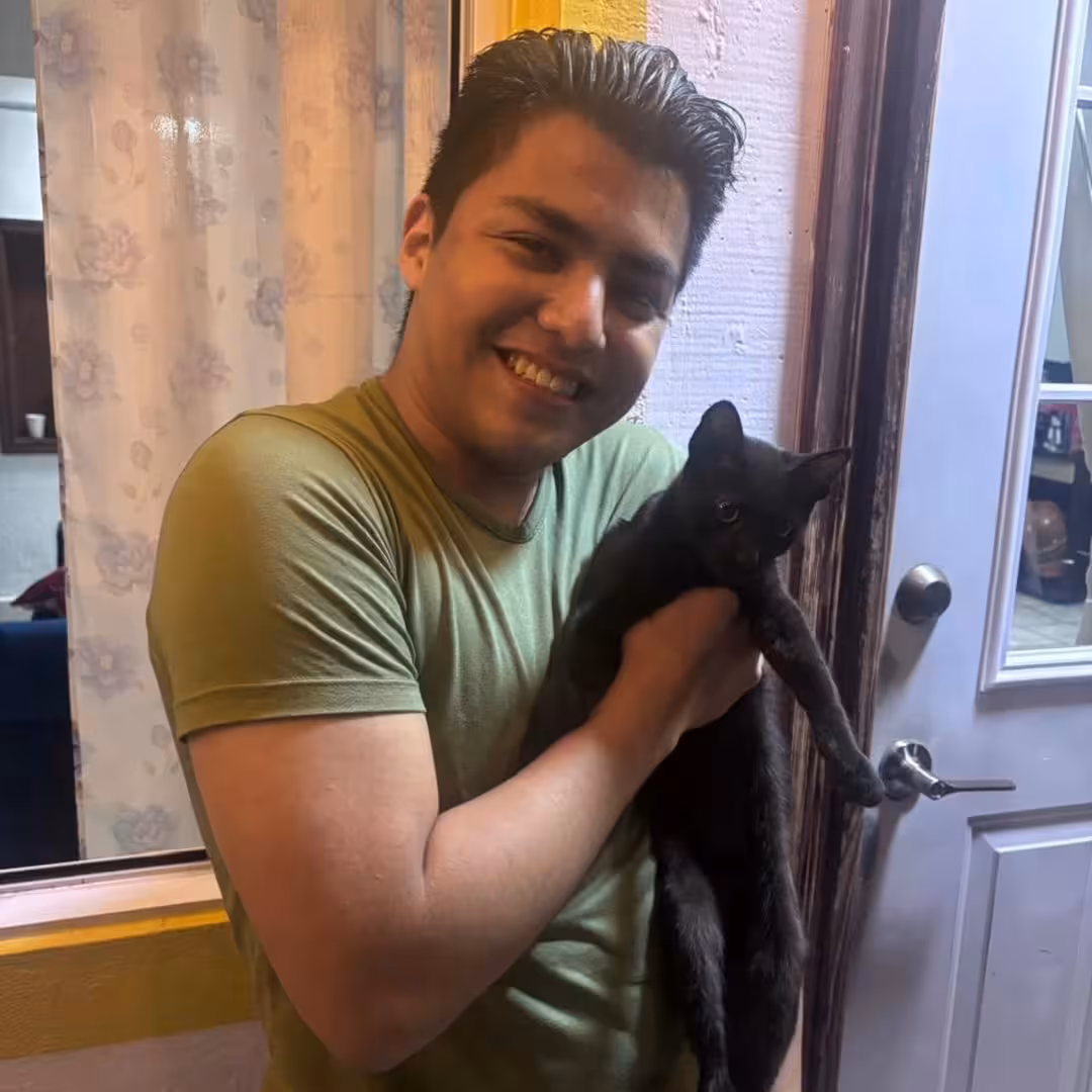 Yo con el gato 'Salem', un gato vecino.